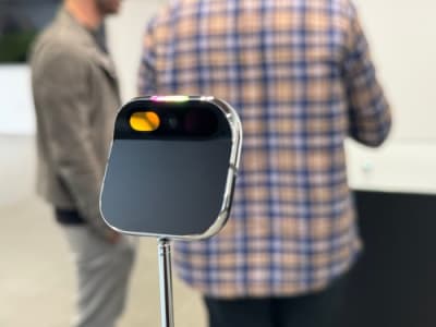 Kisah Panjang AI Pin Humane dan Serbuan Inovasi di Dunia AI Minggu Ini