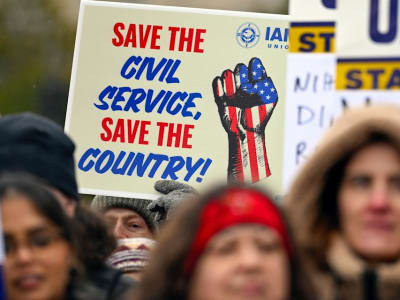Pemangkasan Pekerja Federal Bisa Guncang Ekonomi Komunitas di Seluruh AS