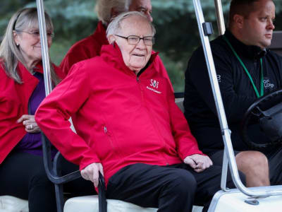 Warren Buffett Jelaskan Strategi Kas dan Investasi Berkshire Hathaway Tahun 2024