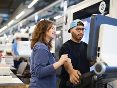 Apple Investasi Rp 8.22 quadriliun ($500 Miliar)  untuk Perkuat Teknologi dan Manufaktur AI di AS