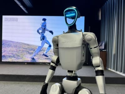 Robot Humanoid EngineAI Berhasil Melakukan Salto Depan Pertama di Dunia