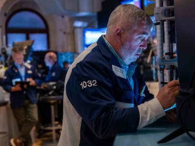 Saham Small-Cap Turun Dalam Ketidakpastian Ekonomi dan Kebijakan Trump