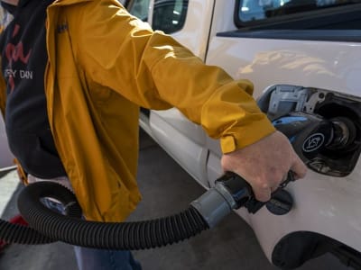 Tarif Impor Minyak AS Dinilai Bebani Konsumen dan Tak Tingkatkan Produksi Lokal