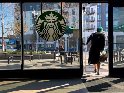 Waspada Koreksi Saham Starbucks di Tengah Tantangan Pemulihan