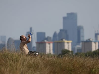 Britania Raya Dorong Mobil Listrik dan Energi Terbarukan untuk Target Net Zero 2050