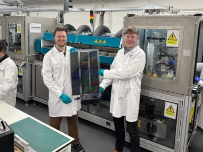 Film Surya Perovskite Ringan dari Queen Mary dan Power Roll Ubah Energi Matahari