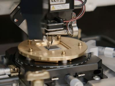 Amazon Perkenalkan Chip Kuantum ‘Ocelot’ untuk Komputer Kuantum Lebih Andal dan Murah