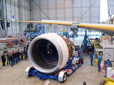 Rolls-Royce Capai Target Keuntungan Lebih Awal dan Luncurkan Buyback Saham