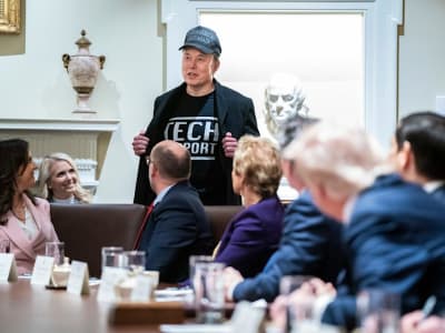 Turunnya Saham Tesla dan Kontroversi Elon Musk yang Membingungkan Investor