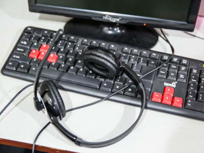 Teleperformance Gunakan AI Untuk Lunakkan Aksen Pekerja Call Center India