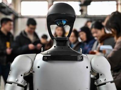 Robot Bela Diri China Maju Pesat dengan Teknologi Open Source