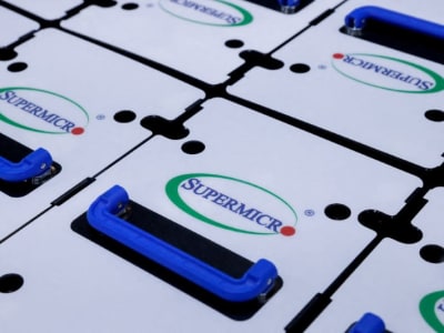 Saham Super Micro Terjun Bebas Karena Masalah Akuntansi dan Persaingan AI