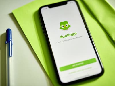 Duolingo Hadapi Penurunan Saham karena Investasi Besar di Fitur AI Baru