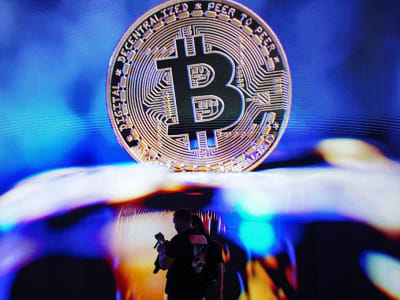 Penurunan Bitcoin Dipicu Tarif Trump dan Ketegangan Perdagangan Global