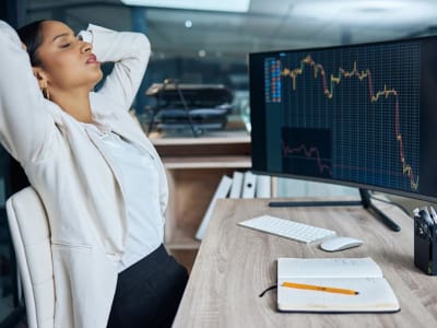 Mengapa Dogecoin, Shiba Inu, dan Solana Bisa Melesat dan Apa Risikonya