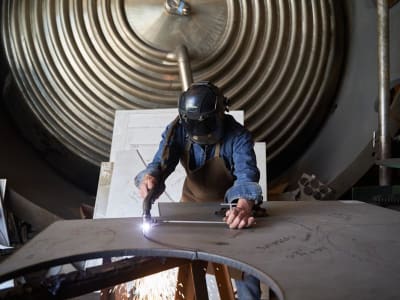 Kenaikan Harga Baja AS Akibat Ancaman Tarif 25% dan Dampaknya Pada Pasar