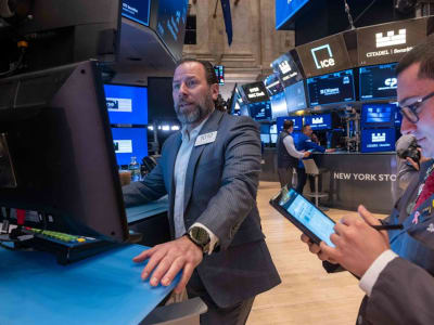 Investor Wajib Pantau, Saham Teknologi dan Ritel Hadapi Ujian Berat Maret Ini