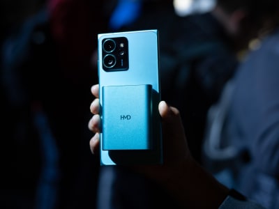 HMD Luncurkan Earbud Wireless dengan Casing Sebagai Baterai Cadangan Ponsel