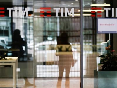 Vivendi Bandingkan Putusan Pengadilan atas Penjualan Jaringan Telepon TIM