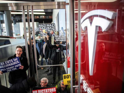 Saham Tesla Diprediksi Naik, Target Harga Rp 7.07 juta ($430) di Tengah Transisi ke AI dan Robotika