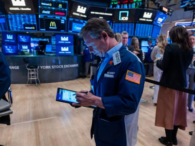 Mengatasi Kepanikan Pasar: Fakta dan Strategi Saat Tarif Perdagangan Meningkat