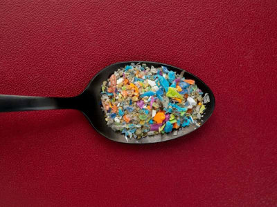 Bahaya Mikroplastik di Otak: Ancaman Baru bagi Kesehatan Otak dan Demensia