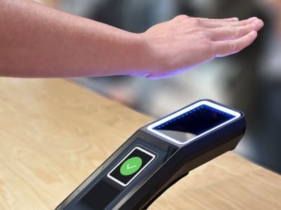 NYU Langone Terapkan Teknologi Pengenalan Telapak Tangan untuk Check-In Pasien