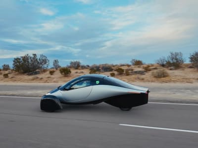 Aptera Berhasil Uji Kendaraan Listrik Surya, Menandai Masa Depan Mobil Hemat Energi