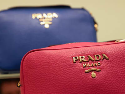 Prada Raih Laba Meningkat 21% dan Siap Akuisisi Versace
