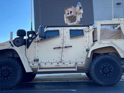 Zeus 4: Sistem Laser AI Canggih untuk Netralisasi Bom dari Jarak Aman