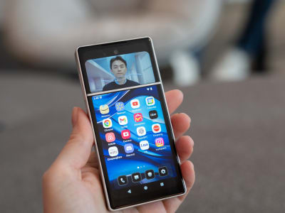 Ponsel AI Newnal: Asisten Virtual Pribadi dengan Data Besar dan Blockchain