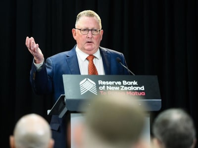 Misteri Pengunduran Diri Gubernur Bank Sentral Selandia Baru dan Tantangannya