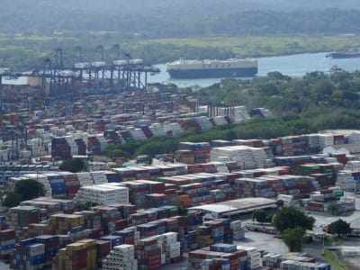 CK Hutchison Jual Saham Besar Panama Canal ke BlackRock, Saham Melonjak