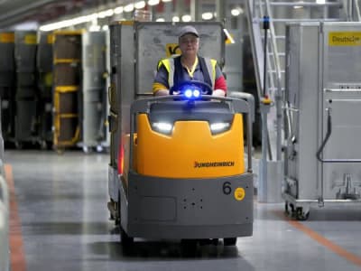 DHL Pangkas 8.000 Pekerjaan di Divisi Jerman karena Penurunan Bisnis