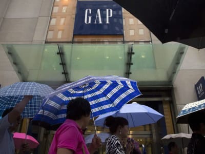 Gap Perkirakan Penjualan Melambat karena Konsumen Kurangi Belanja Pakaian
