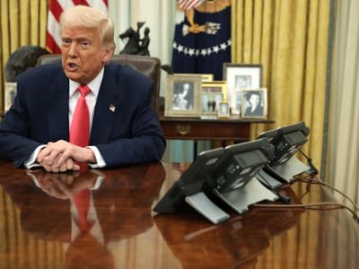 Kebingungan Tarif Trump Guncang Pasar dan Investor Menunggu Kepastian