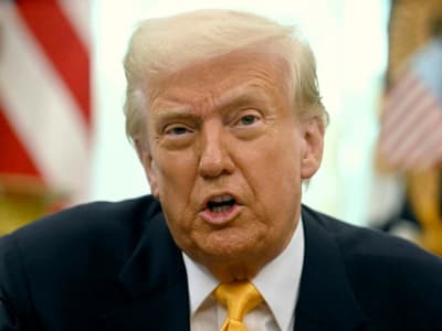Trump Larang Peminjam Utang Mahasiswa Bekerja di Nonprofit yang Diduga Ilegal