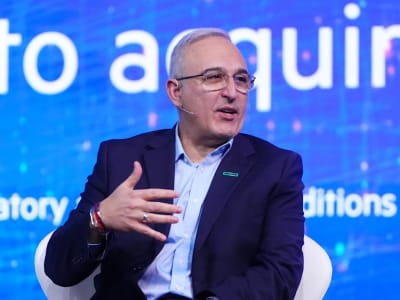 Perusahaan Besar Lakukan PHK Besar-besaran di 2025 Karena Pengaruh AI dan Efisiensi