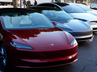Tesla Tertekan oleh Penurunan Penjualan dan Tantangan Biaya, Tapi Masa Depan AI Cerah