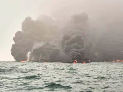 Tabrakan Kapal di Laut Utara Sebabkan Kebakaran Besar dan Kekhawatiran Lingkungan