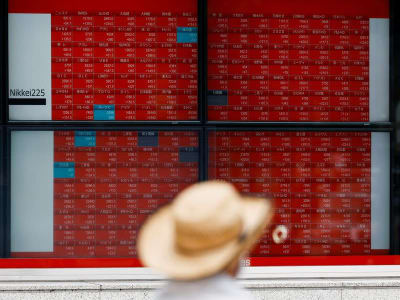 Pasar Saham Asia Jatuh Akibat Kekhawatiran Perang Dagang dan Resesi AS