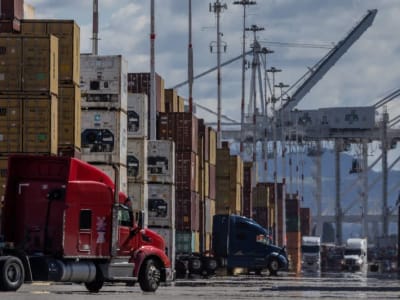 Pasar Saham AS Turun Tajam, Indikasi Perlambatan Ekonomi Global