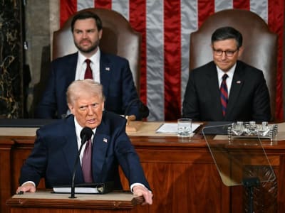 Wall Street Guncang: Risiko Penurunan Pasar Saham dan Perlambatan Ekonomi AS 2025