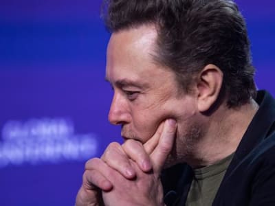 Penurunan Cepat Nilai Tesla Akibat Penjualan Lesu dan Kontroversi Elon Musk