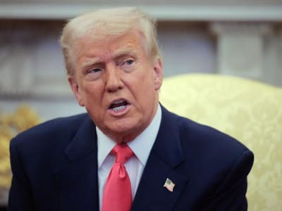Ancaman Tarif Trump Picu Penurunan Saham dan Ketakutan Resesi 2025