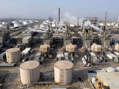 Harga Minyak Naik Terdorong Ketegangan Rusia-Ukraina dan Sanksi AS Terbaru