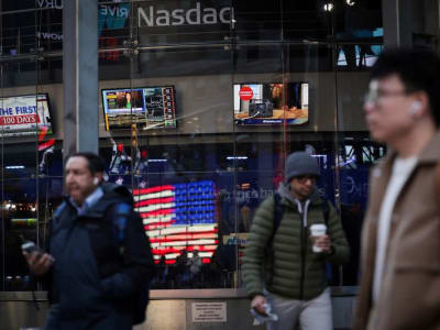 Pasar Saham Guncang Akibat Perang Dagang dan Ketidakpastian Kebijakan Fed