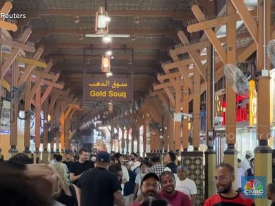 Harga Emas Melonjak Lewati 3.000 Dolar Karena Ketidakpastian Perang Tarif AS