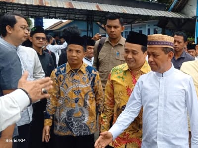Bahlil Lahadalia Dukung Kewirausahaan Santri Lewat Safari Ramadan di Jawa Barat