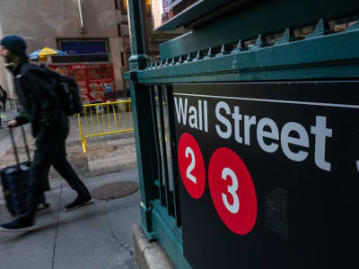 Koreksi Pasar Saham AS: Apa Arti dan Prediksi untuk 2025